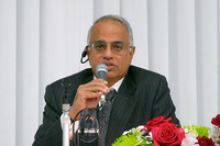 「両社の強みを生かすことで、商業的にも成功できるCFRP自動車部品の量産体制を作ることができると確信する」と語った、ダイムラーAGのバーラト・バラスブラマニアン副社長。
