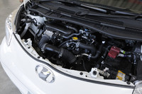 98psを発生する1.3リッター直4ユニット。6段MTと組み合わされる。