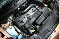 「V40クロスカントリー」には、213psと30.6kgmを発生する2リッター直列5気筒ターボエンジンが搭載される。