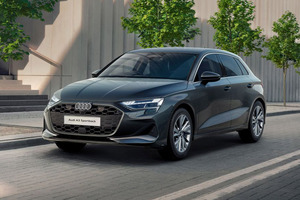 A3スポーツバックSライン  ダイナミックリミテッド  純正 アウディA3」の限定車「Sライン ダイナミックリミテッド」発売