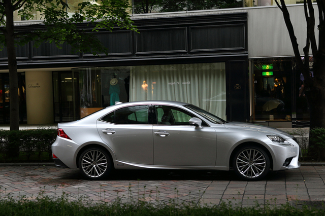 レクサスis300h バージョンl Fr Cvt 試乗記 都市内限定スポーツセダン Webcg