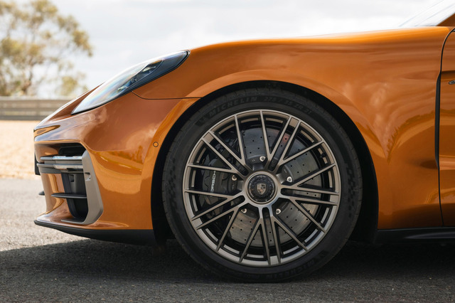 ポルシェ・パナメーラ（FR/8AT）／パナメーラ ターボEハイブリッド