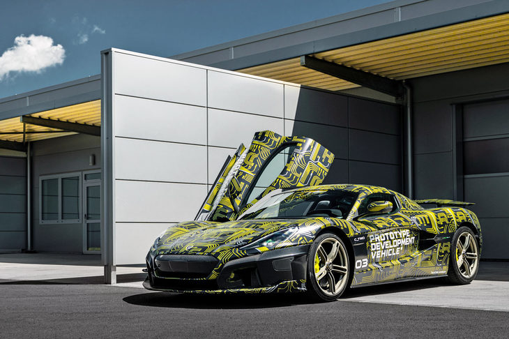 2019年のジュネーブショーで発表されたコンセプトカー「C_Two」。リマックは完成車メーカーとしての成功を志すが、結果的にはテクノロジーカンパニーとしての評価が先行することになった。