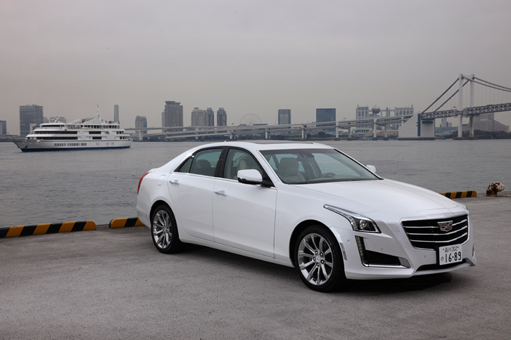 外装色にはテスト車に選択されていた「クリスタルホワイトトゥリコート」を含む全5色が用意される。