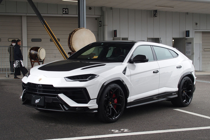 ランボルギーニ・ウルス ペルフォルマンテ