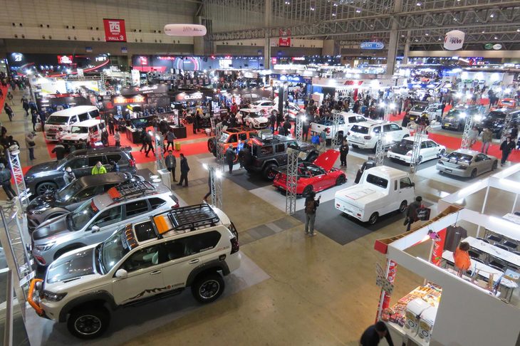 「東京オートサロン2019」の会場の様子。今回の出展台数は906台と、過去最高となった。