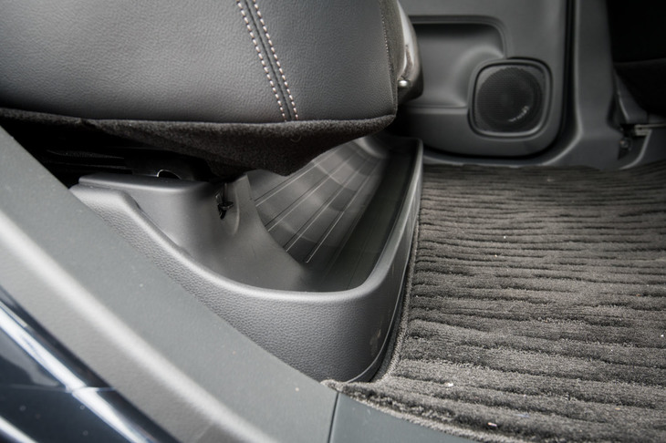 ホンダN-WGNカスタム L・ターボ Honda SENSING（シート下収納）