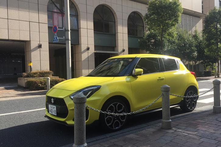 「スイフトスポーツ」は街乗りも得意。