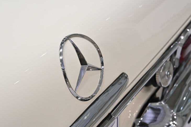 メルセデス・ベンツ280SL（1970年）／ジロン自動車