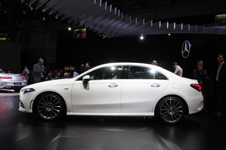 メルセデス・ベンツAクラス セダン