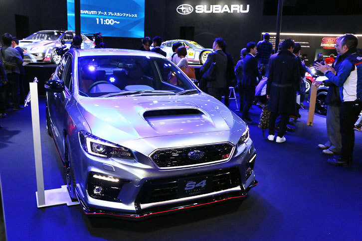東京オートサロン2017におけるスバルブースの様子。