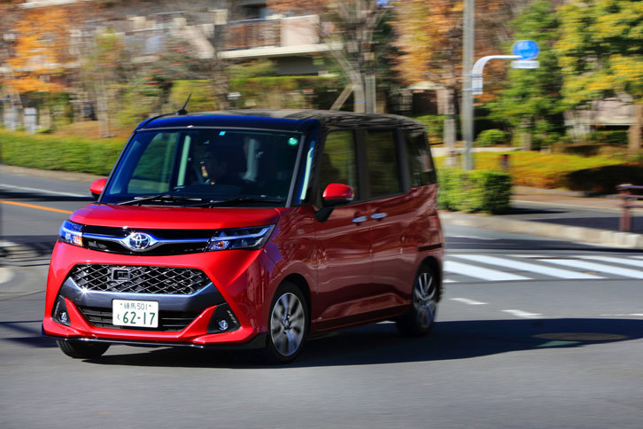 ライバルの「スズキ・ソリオ」と車両寸法を比べると、全長、全高、ホイールベースはほぼ共通。全幅は「タンク」の方が45mm大きい。