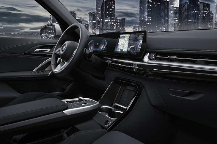 「ハイグロスブラックインテリアトリム」のインテリアにはharman/kardon HiFiスピーカーシステムが備わる。