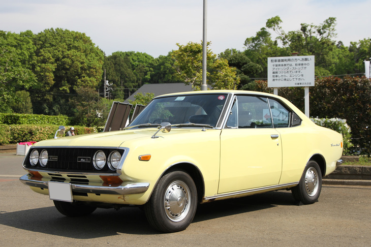「コロナ マークII」デビュー時の最高級グレードである「ハードトップ1900SL」。これは某イベントに展示された千葉トヨペットの所有車両。フロントフェンダーのエンブレムが欠品であることを除き外観はオリジナルを保っている。