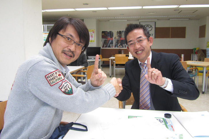 東京トヨペット浜田山店で「アクア」納車一番乗りの権利をゲット。