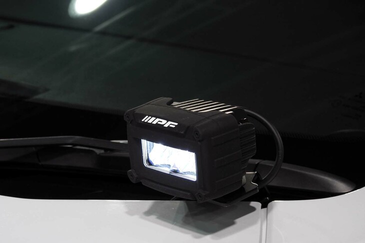 三菱デリカD：5 CHAMONIX SNOW GEAR（ドライビングランプ）