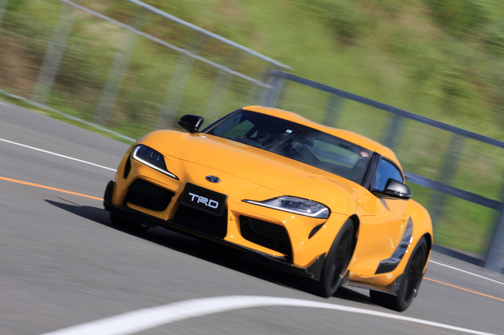 「TRAS」の試作品が装着された「スープラRZ」。通常のショックアブソーバーに感じられるような、底付き感や反発感のない、快適な乗り心地が印象に残った。