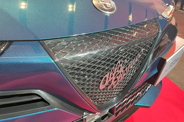 アルファ・ロメオ・ジュニア（フロントグリル）