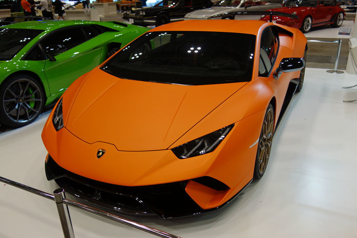 ランボルギーニ・ウラカン ペルフォルマンテ（2017年）／ランボルギーニ麻布