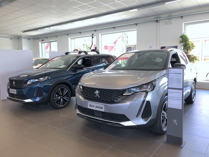 充実したSUV展開もプジョーの強みである。「5008」（写真左）と「3008」（同右）。
