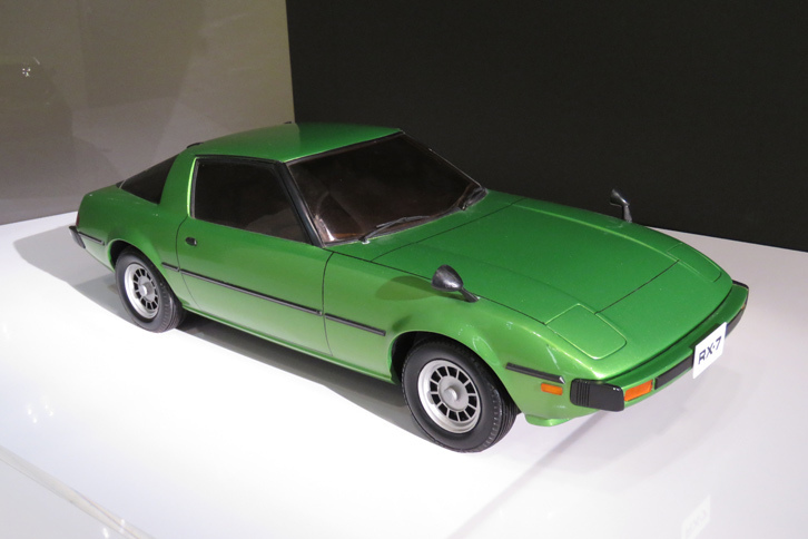 「サバンナRX-7」の1／5ハードモデル。