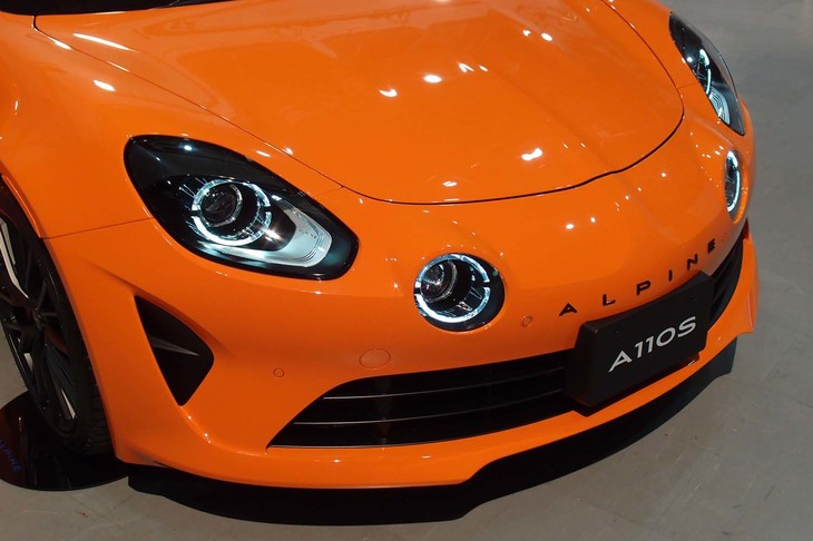 アルピーヌA110S（ヘリテージカラー採用車のフロントまわり）