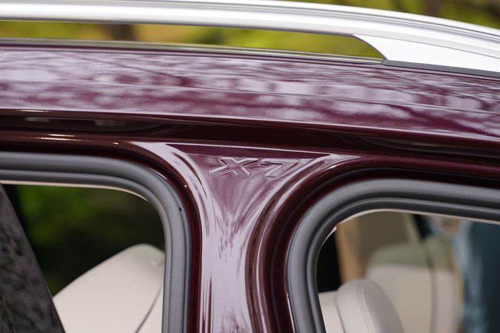 BMWアルピナXB7（Bピラー）