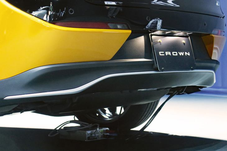 トヨタ・クラウン クロスオーバー（リアバンパー）