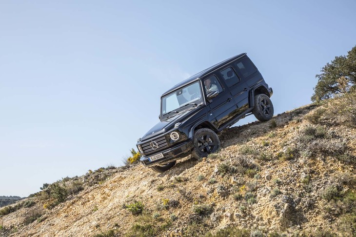 アプローチアングル、ランプブレークオーバーアングル、デパーチャアングルはそれぞれ31度、26度、30度。