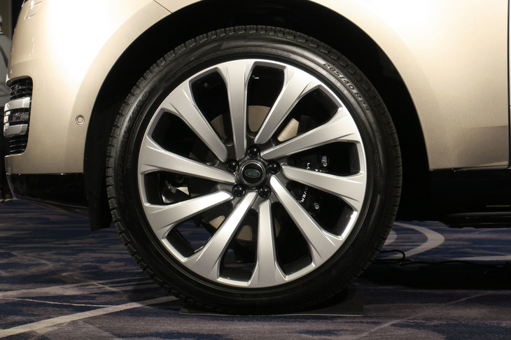 ランドローバー・レンジローバー オートバイオグラフィーD300（タイヤ＆ホイール）