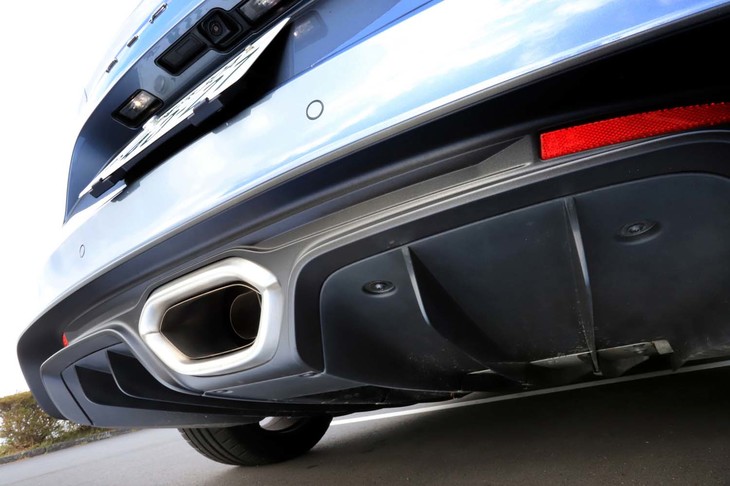 リアウイングを持たないデザインにこだわったという「A110」。リアディフューザー（写真）とフロアのフラット化により理想的なダウンフォース（250km/h走行時で275kg）を発生する。