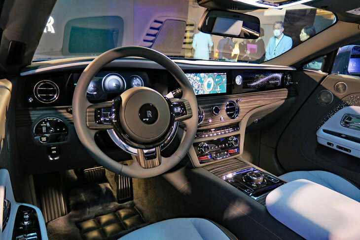 ロールス・ロイス・スペクター プロフェシー（インストゥルメントパネルまわり）