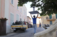 プロパンガスの運搬に使われている「アペTM」。ポルト・フェッライオにて。