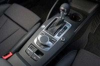 トランスミッションはデュアルクラッチ式ATの「7段Sトロニック」を採用する。