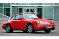 空冷エンジンを搭載する「ポルシェ911（タイプ964）」。下取り価格はそれほど下がらない。