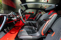 インテリアはこんな感じ。このまま実車化はさすがに難しいだろうが、ぜひ各所のアイデアを、市販モデルへと落とし込んでほしい。