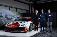 左から稲垣光司氏、フェデリコ・パストレッリ氏、フィリッポ・ザニエール氏。