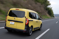 軽快な走りのガソリン車もよし、高い経済性とトルクフルな走りを併せ持つディーゼル車もよし。どちらを選んでもハズレはないので、オーナーとなる人が、好みと用途に応じて選べばいいだろう。