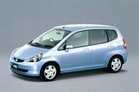 ホンダ、「フィット」の排ガスをクリーンに改良