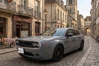 2024年11月に登場した「ミツオカM55」は、光岡自動車の創業55周年を記念したコンセプトカー「M55コンセプト」の市販バージョン。「ホンダ・シビック」をベースにカスタマイズされている。1970年代に一世を風靡（ふうび）したGTカーのイメージを取り入れたエクステリアデザインが特徴だ。