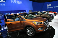 フォードのブース。一角に、SUVをフルラインナップで展示した。