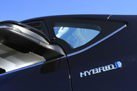 2014年12月1日時点での受注台数の内訳をみると、ガソリン車が8500台、ハイブリッド車が1万3500台となっている。
    