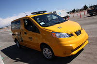 こちらは2013年10月からニューヨークで本格的に走りだす「NV200ニューヨークタクシー」。イエローキャブが日産車になるということで、発表時には日本でも話題になった記憶が。
    
