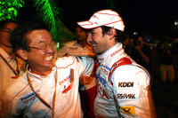 好調トヨタは2戦連続表彰台＆ダブル入賞。喜ぶティモ・グロック（右）と山科忠チーム代表。（写真＝Toyota）