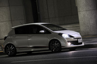 【テスト車のオプション装備】
205/45R17タイヤ＜ブリヂストンPOTENZA RE050＞＆7J G's専用アルミホイール＜赤ライン仕様＞＝1万7850円／ブレーキパッド＜フロント・リア＞G's専用スポーツ仕様＝1万8900円／ヘリカルLSD＝3万1500円／ボディカラー＜ホワイトパールクリスタルシャイン＞＝3万1500円／ナビゲーション＝32万9700円／ETC＝2万5200円／レッドストライプ×ブラックロゴ＝1万7850円