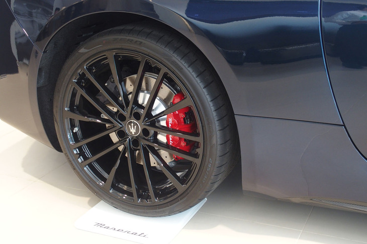 マセラティ・グラントゥーリズモ トロフェオ（リアホイール）