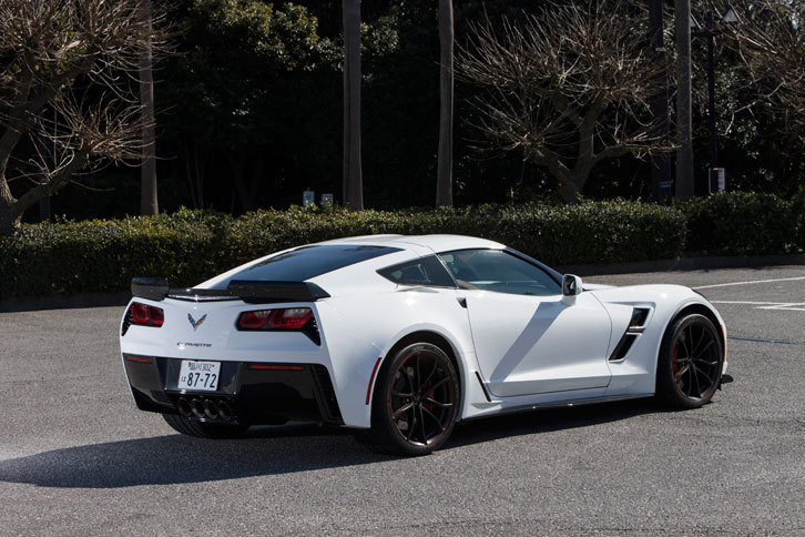 C7こと7代目「コルベット」は、2013年1月のデトロイトショーでデビュー。日本では2014年4月にクーペから発売された。