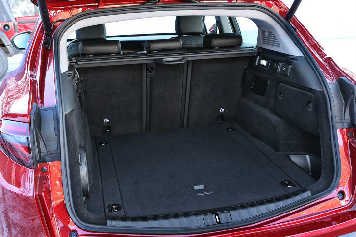 アルファ・ロメオ・ステルヴィオ（インテリア）