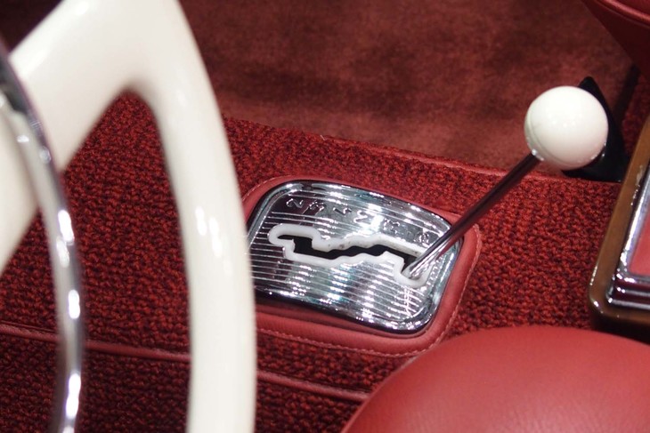 メルセデス・ベンツ280SL（1968年）／Old Timer UHURU CARS