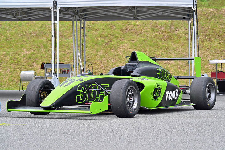 「童夢F110」は中古にまで手を広げれば800万円くらいから買えるらしい。